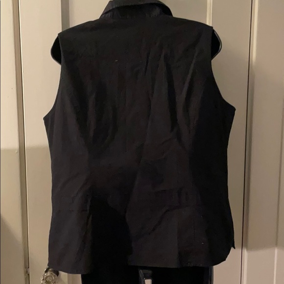 Black sleeveless blouse - Picture 4 of 4